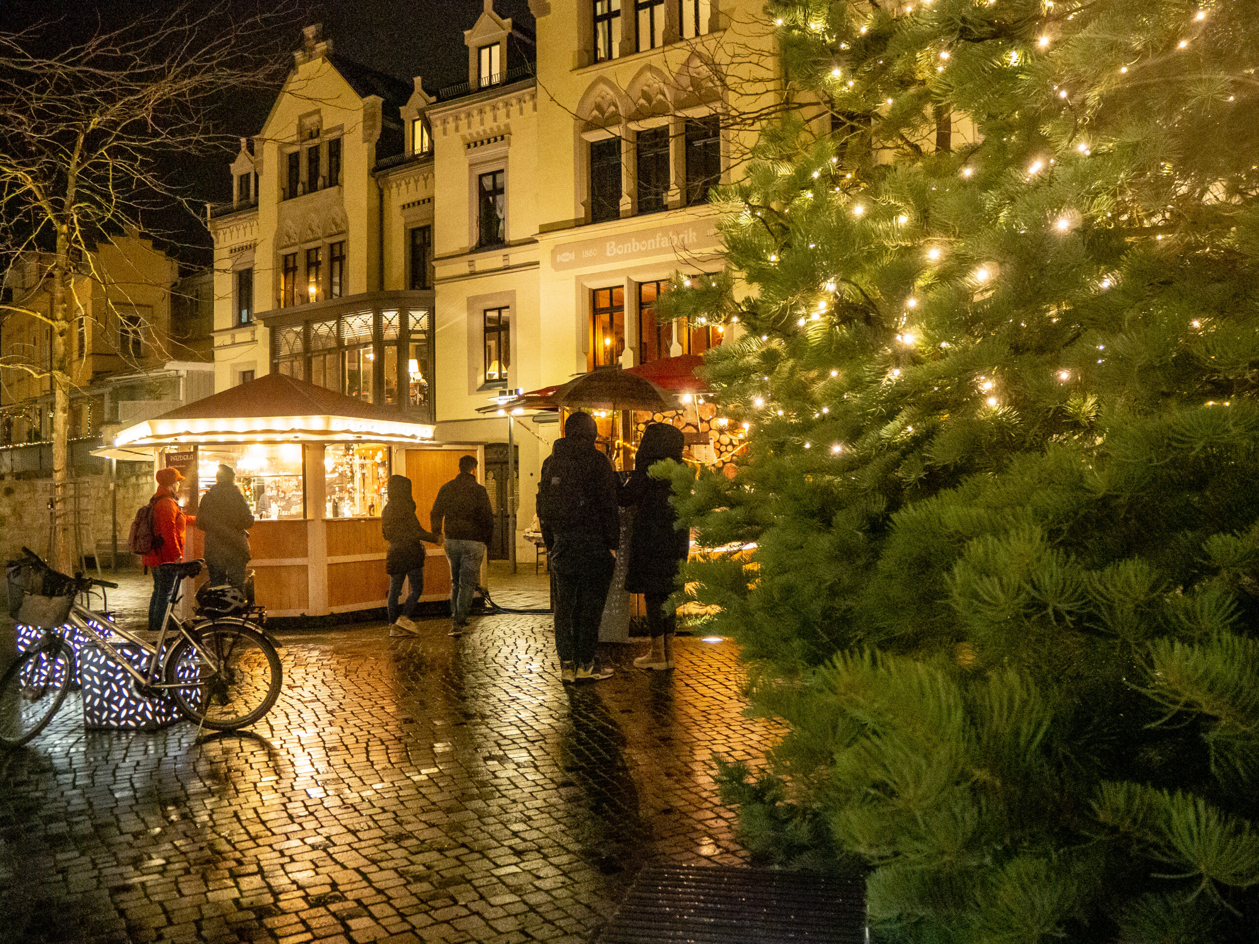 WeihnachtsmarktBuden stehen in der Innenstadt Mein Coburg